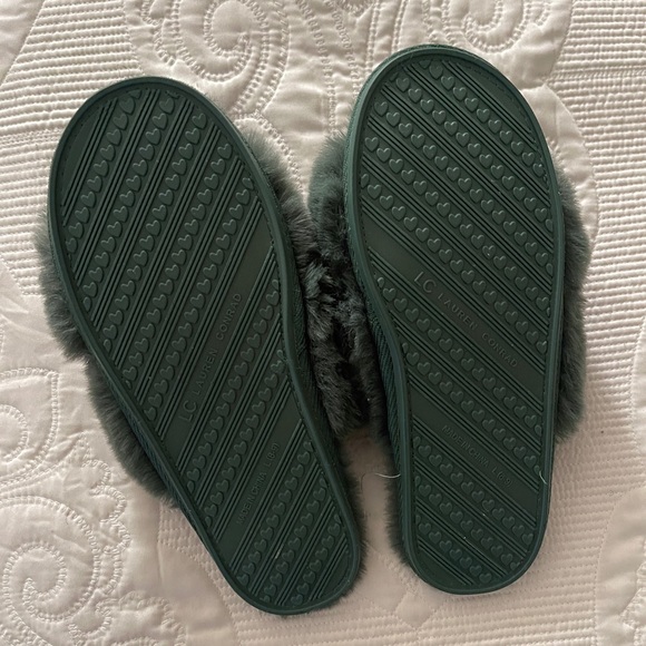 LC Lauren Conrad Women's Faux Fur Slippers - Picture 3 of 4